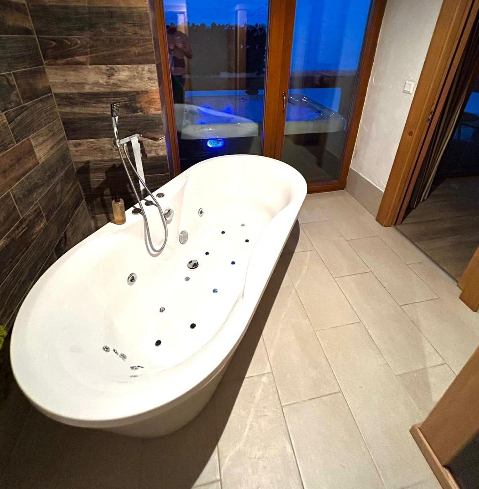 Chalet Jasna Wellness Apartment Maxim Jacuzzi & Sauna Demanovska Dolina Bagian luar foto